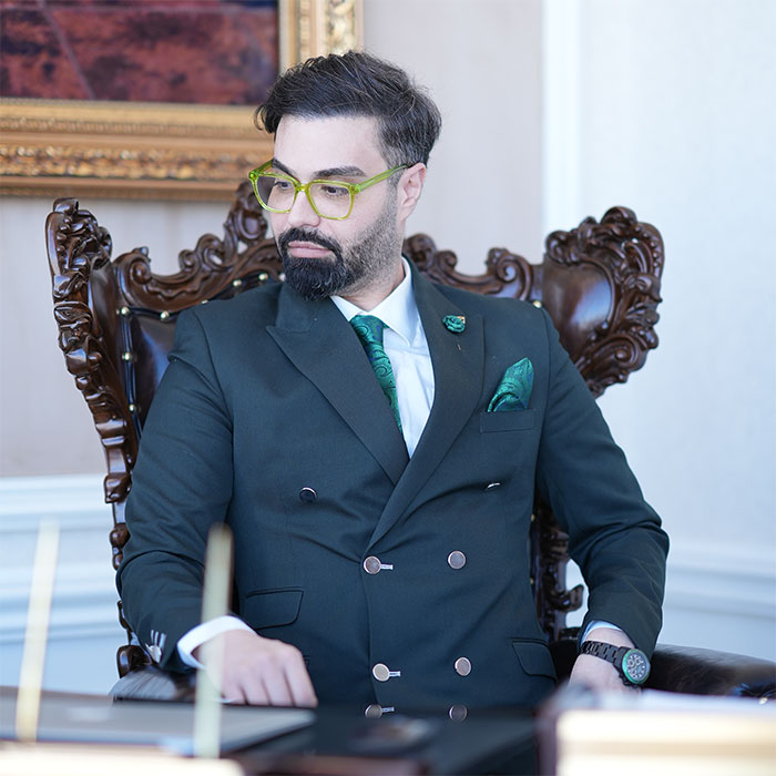 دکتر ماکان آریا پارسا