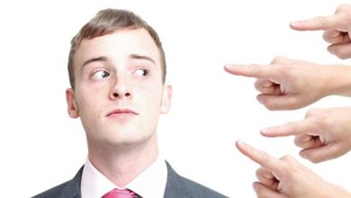 برخورد با انتقاد