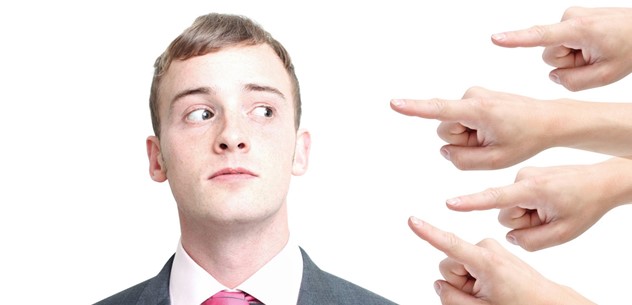 برخورد با انتقاد