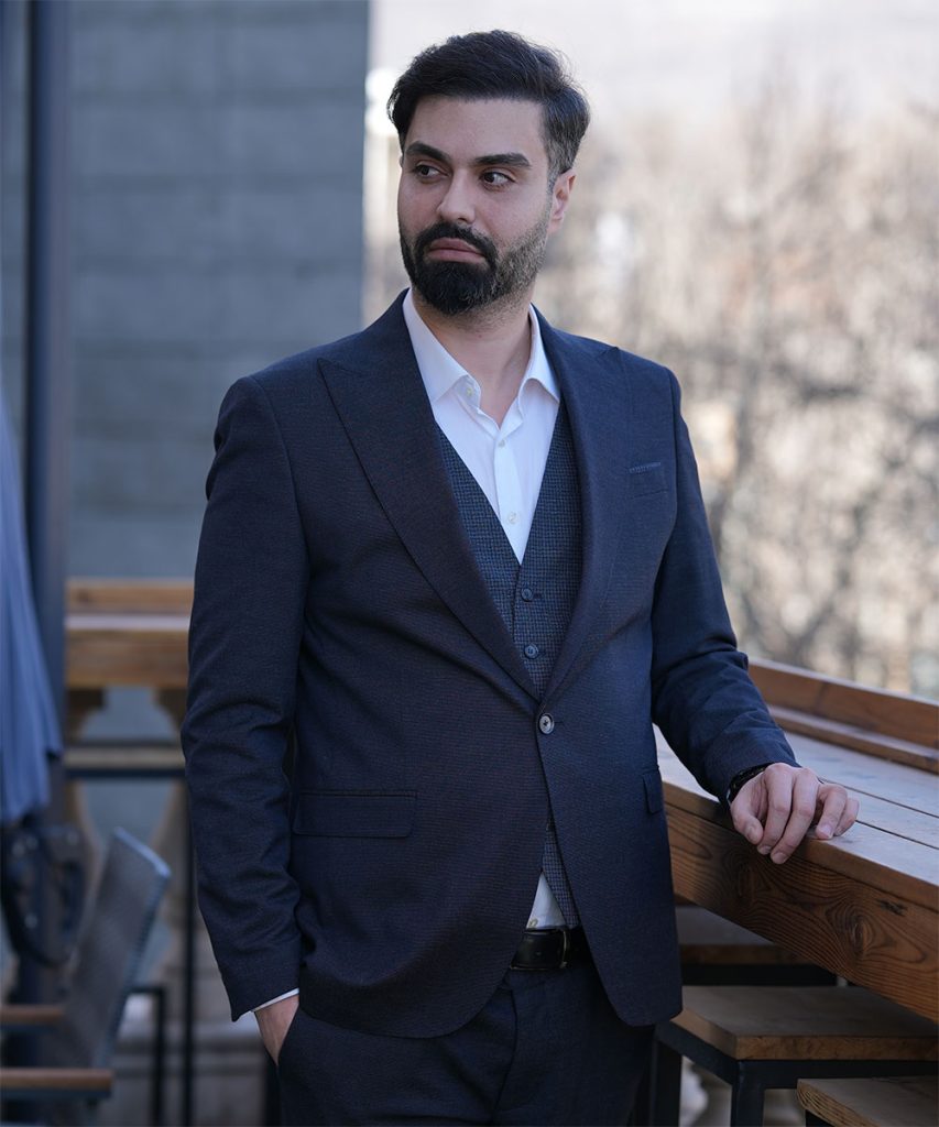 دکتر آریا پارسا مدیر عامل و رئیس هیئت مدیره مرکز توسعه آموزشهای مجازی پارس