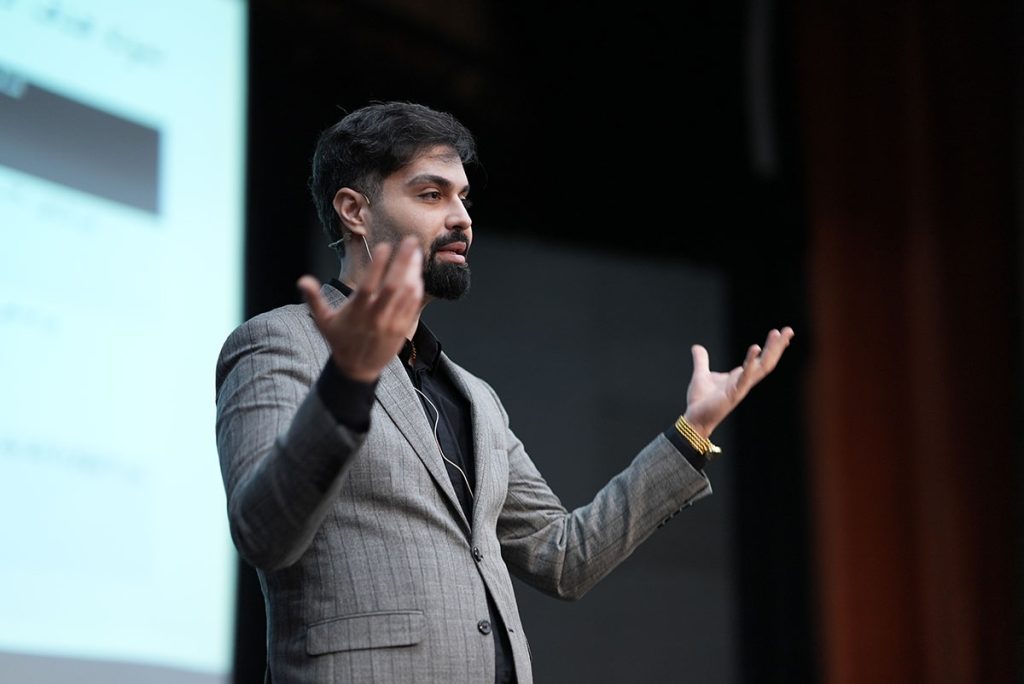 دکتر ماکان اریا پارسا در سخنرانی کارآفرینان موفق