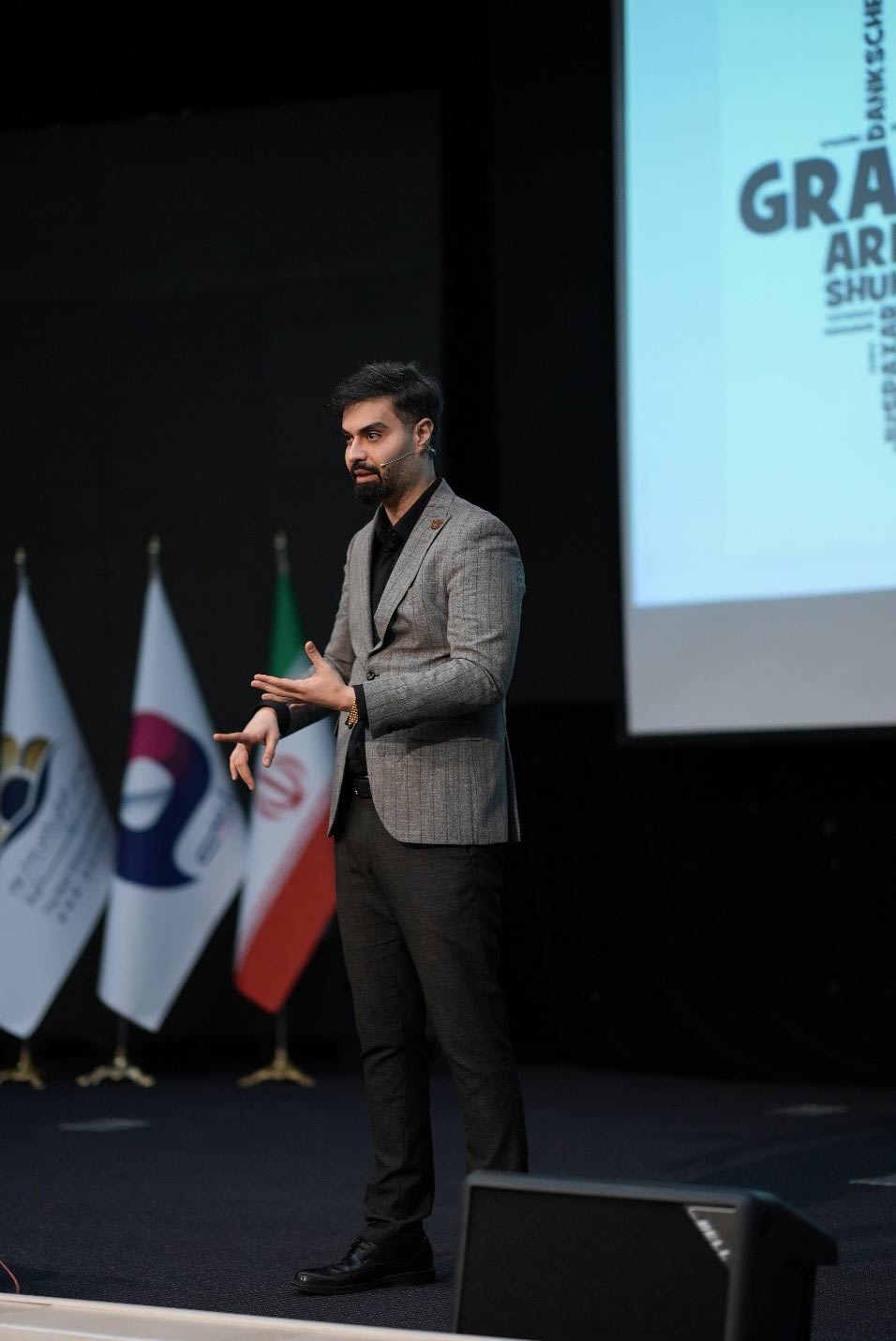 ماکان آریا پارسا به عنوان یکی از اساتید رشد فردی