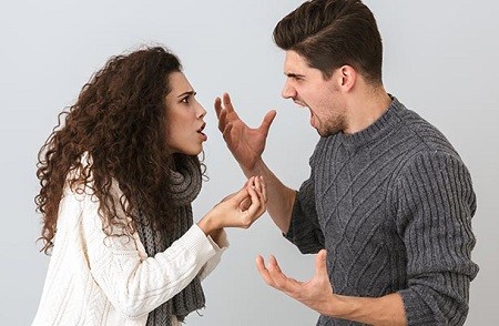 خصوصیات افراد بی منطق