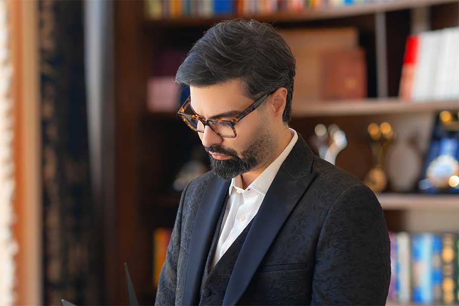 دکتر ماکان آریا پارست