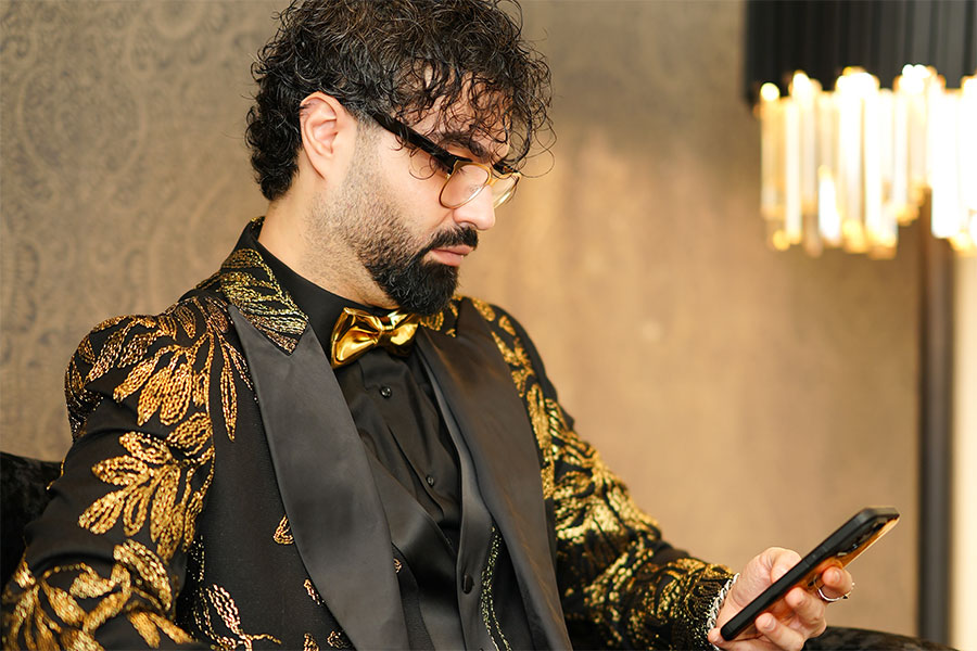 ماکان آریا پارسا خوانندگی