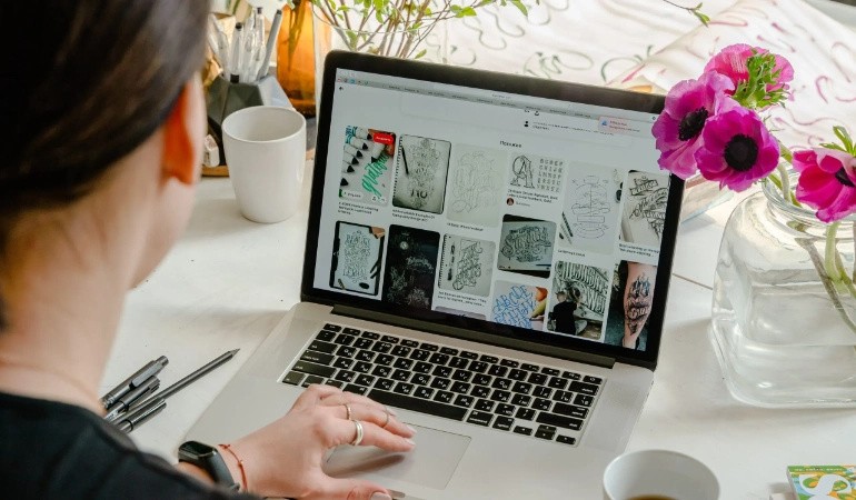 راه اندازی وبسایت یکی از کسب و کارهای دانشجویی است